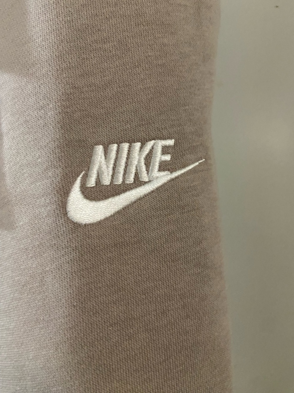 Nike Women’s Beige Fleece Joggers - Picture 5 of 13